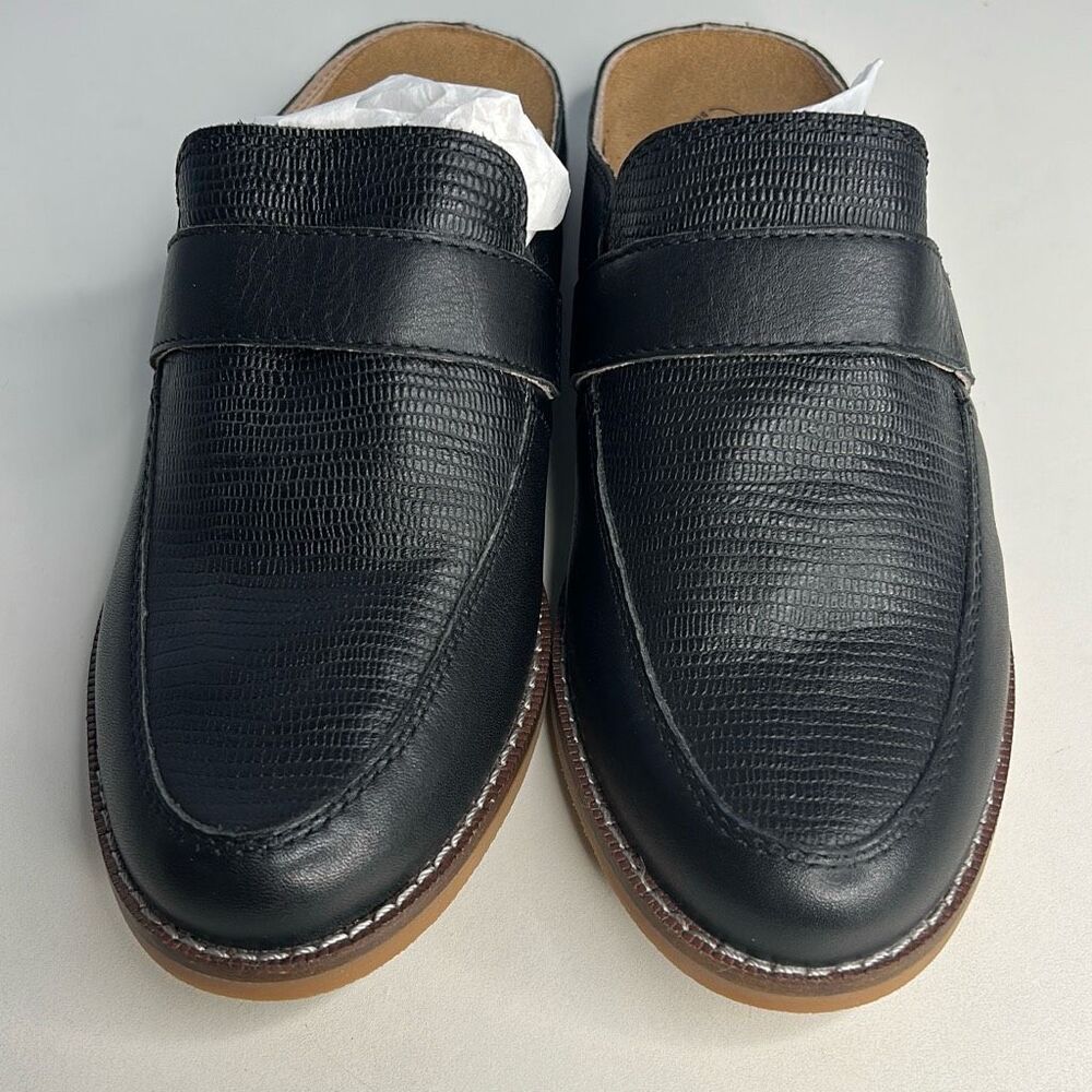 Taos Footwear Black Textured Flats